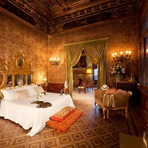 Palazzetto Pisani Grand Canal 4*, Venice Italy