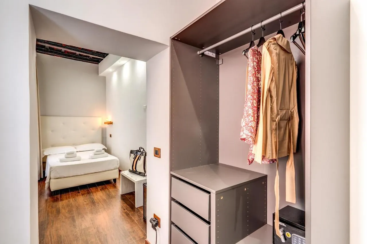 Bed & Breakfast Effe Luxury Palace Rome Italy
